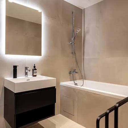 公寓 Luxury Seaside Penthouse With A View Of The Old Town *